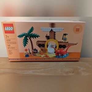 Lego Limited Edition Pirate Ship Playground (40589) 168 pieces. Brand New